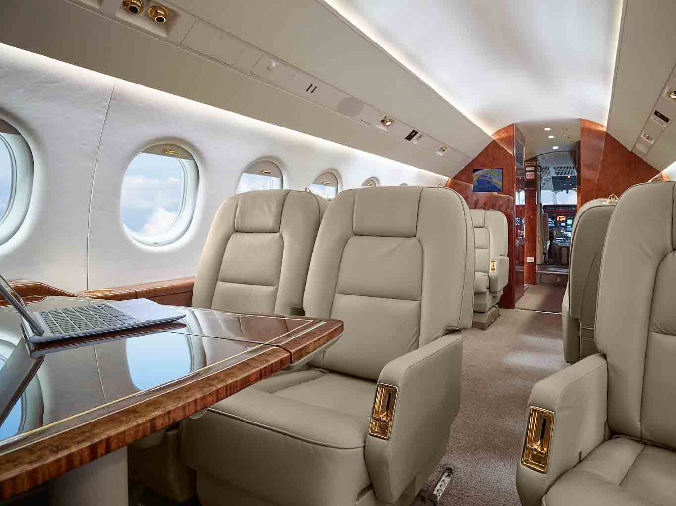 Falcon 2000 charter