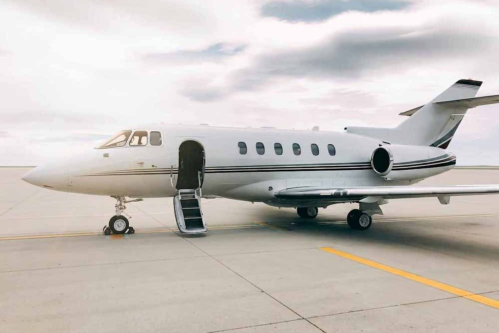 midsize jet aircraft